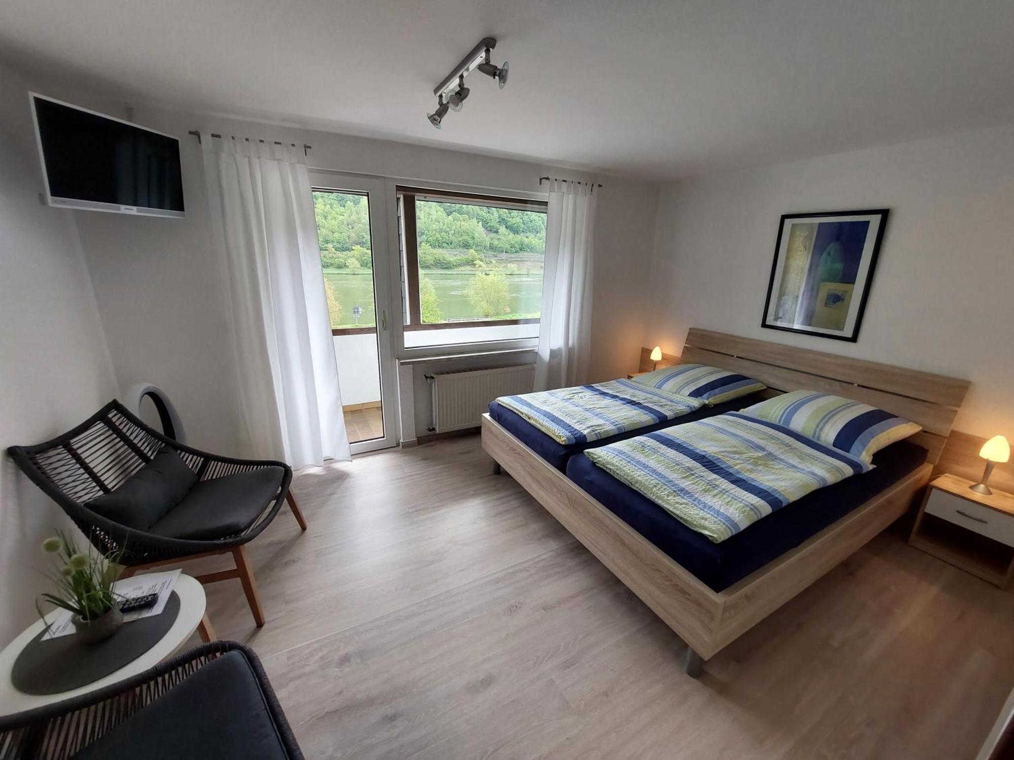 Pension Mosella, Gästezimmer Sankt Aldegund Esterno foto