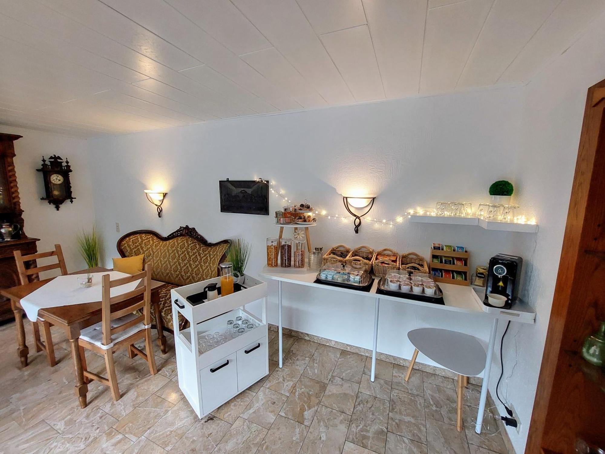 Pension Mosella, Gästezimmer Sankt Aldegund Esterno foto